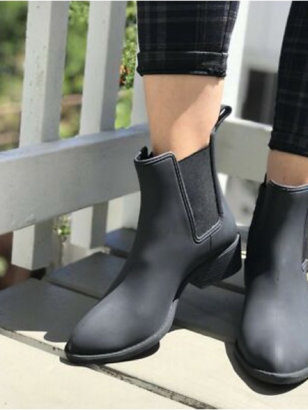 Jeffrey Campbell Havana Last
Black Rubber Chelsea Rain Boots